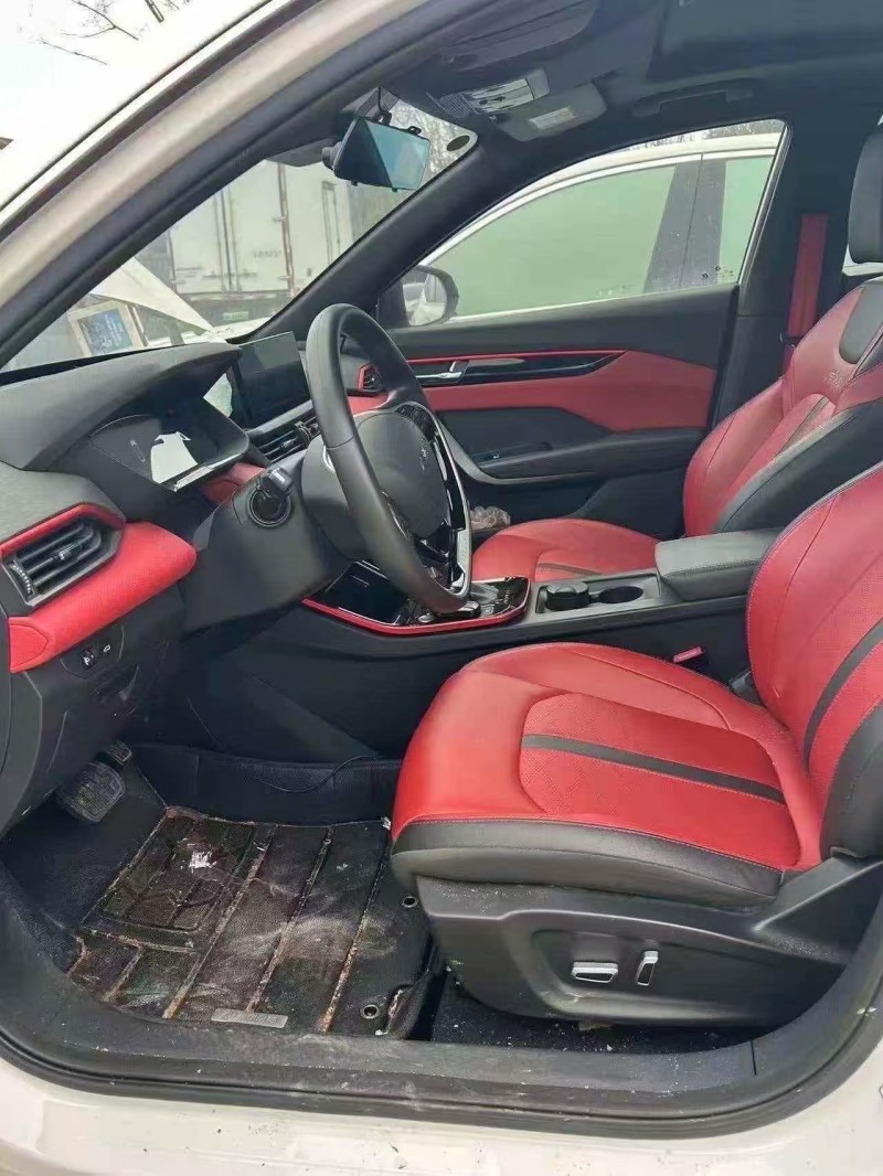 张家界22年东风奕炫2