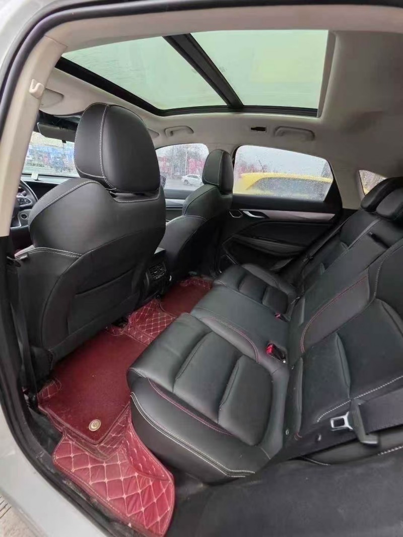 济宁22年吉利星越5