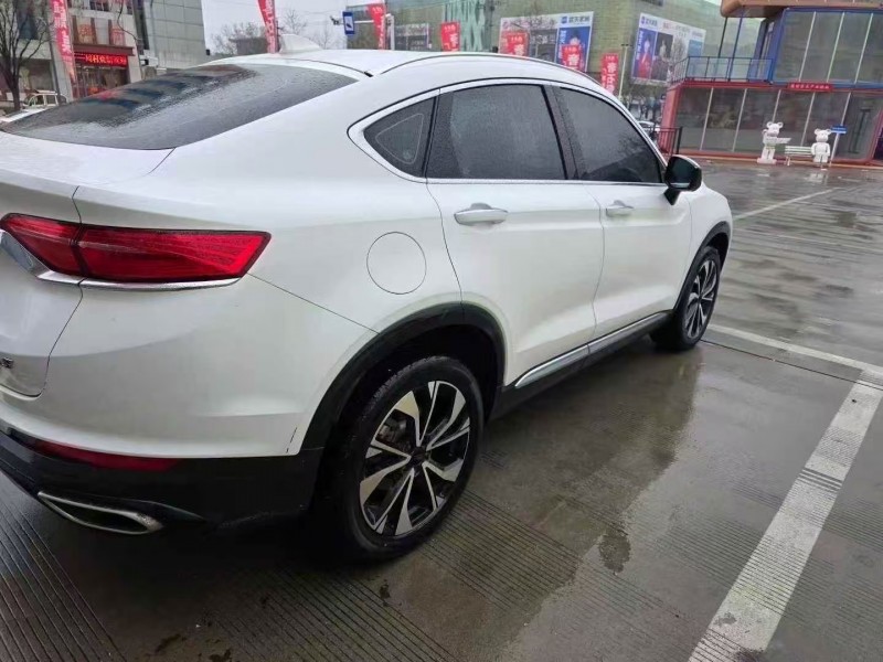 济宁22年吉利星越7