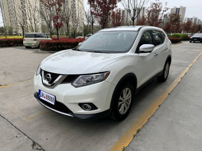 济宁16年日产奇骏2