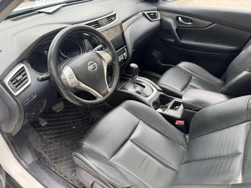 济宁16年日产奇骏5