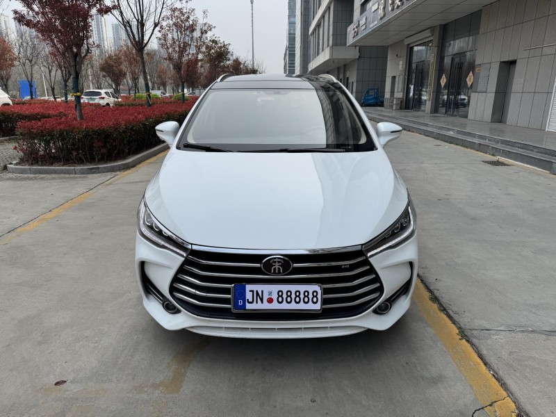 济宁18年比亚迪宋MAX1