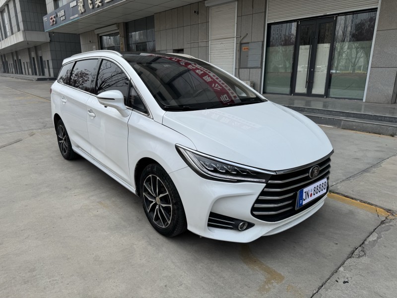 济宁18年比亚迪宋MAX5