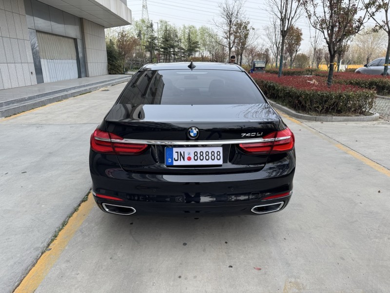 济宁15年宝马5系8