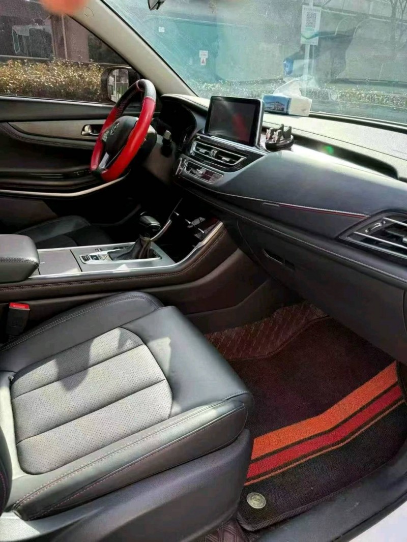 襄阳23年长安汽车CS755