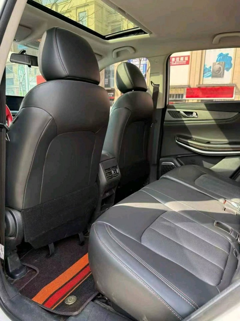 襄阳23年长安汽车CS757