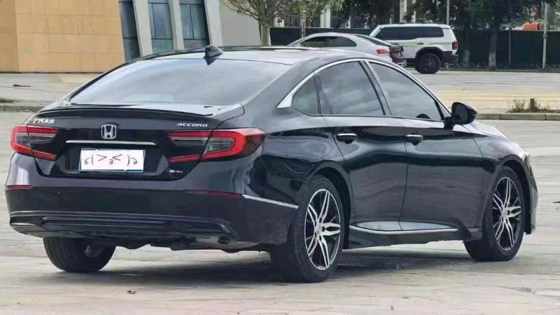 成都22年本田雅阁4