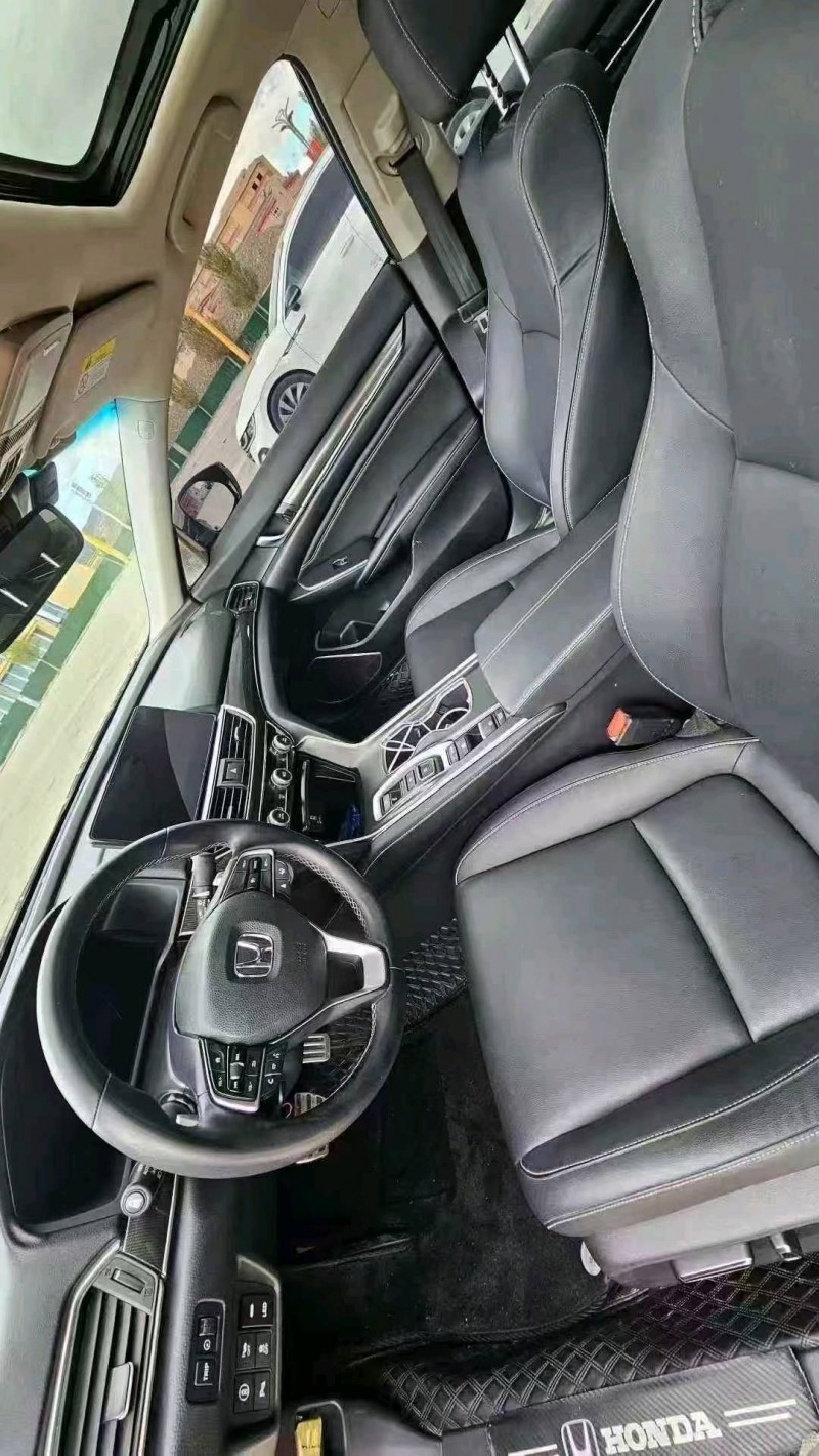 成都22年本田雅阁9