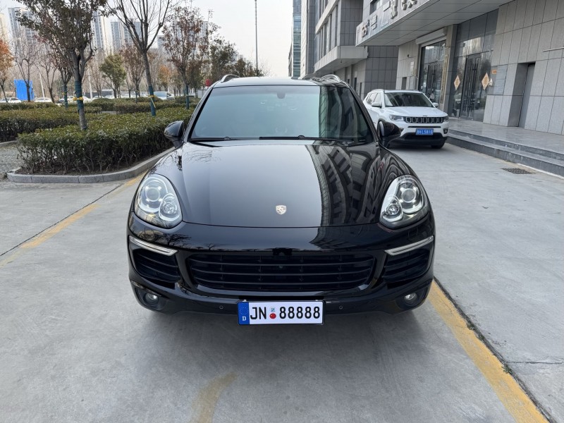 济宁16年保时捷卡宴1