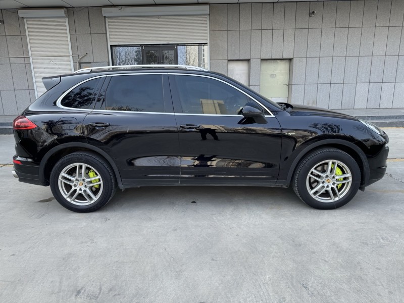 济宁16年保时捷卡宴3