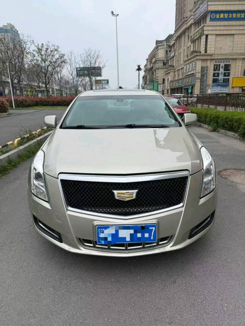 襄阳15年凯迪拉克STS1