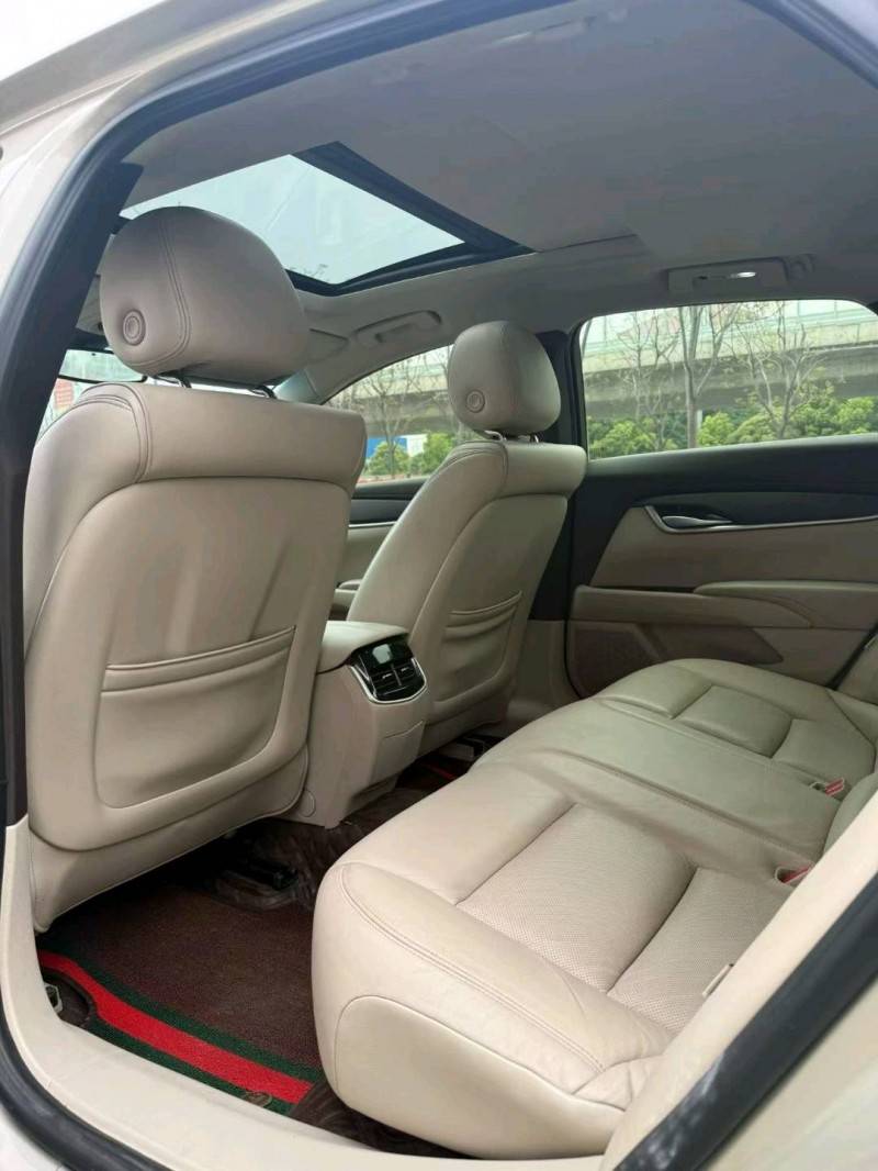 襄阳15年凯迪拉克STS6