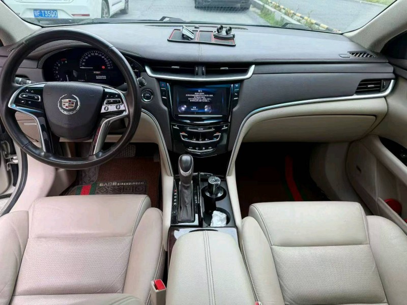 襄阳15年凯迪拉克STS8