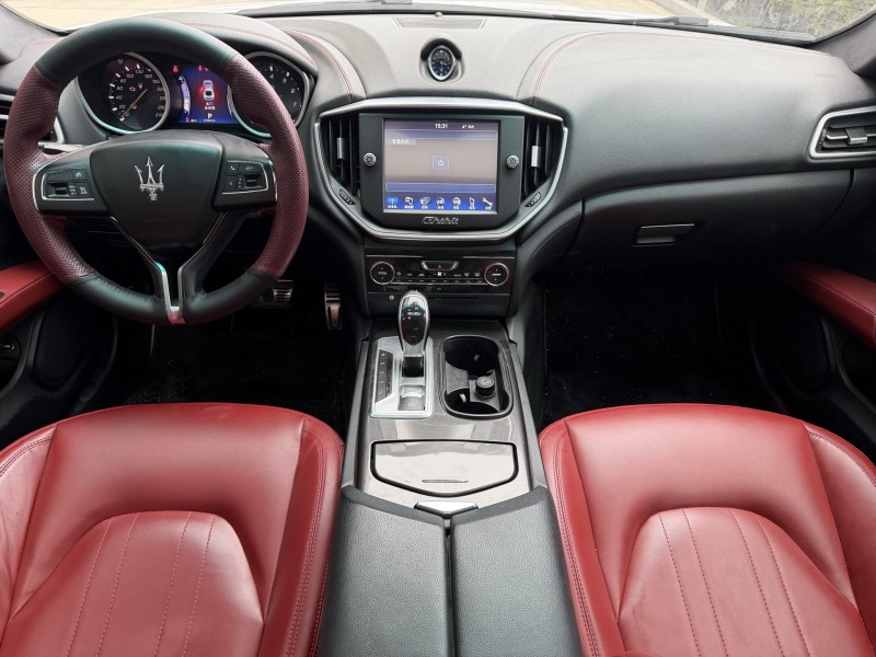 济宁15年玛莎拉蒂Ghibli5