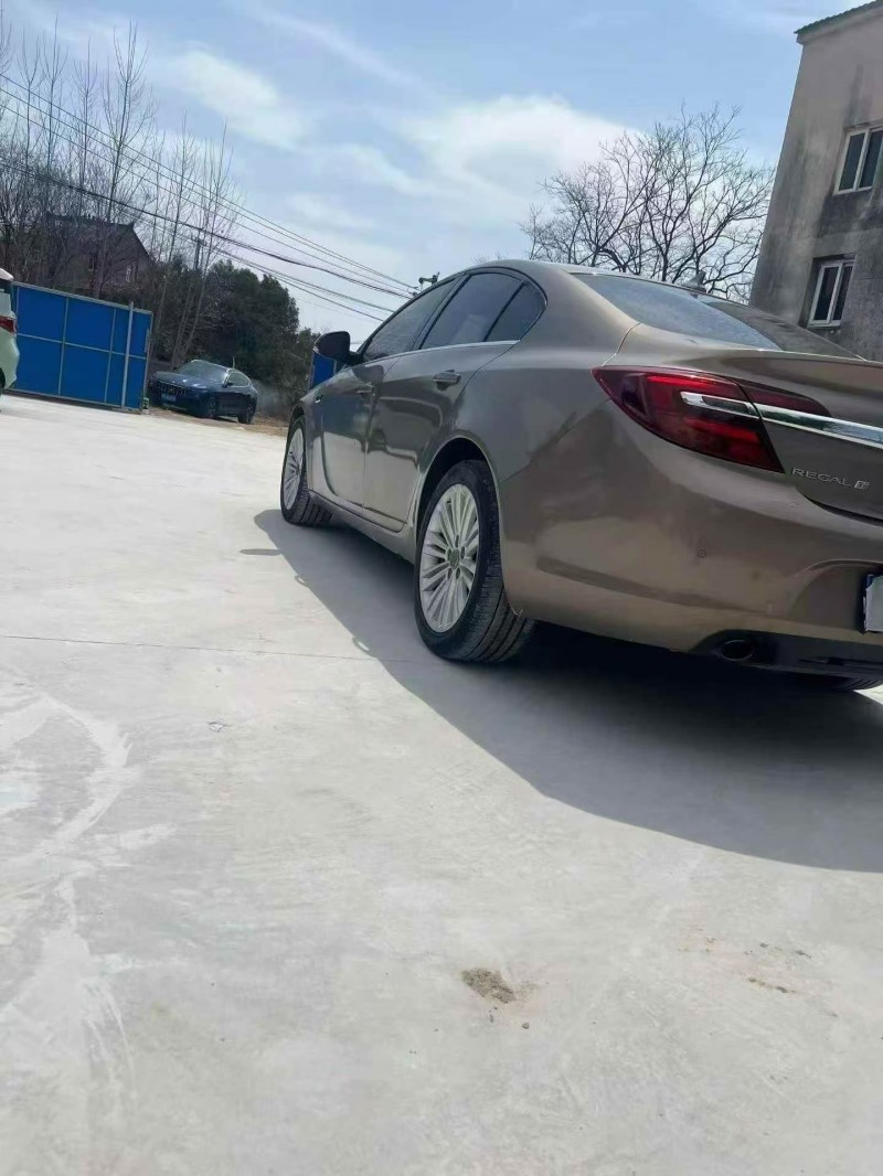 晋中16年别克君威7