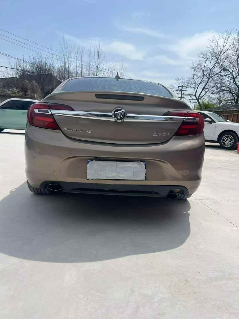 晋中16年别克君威8