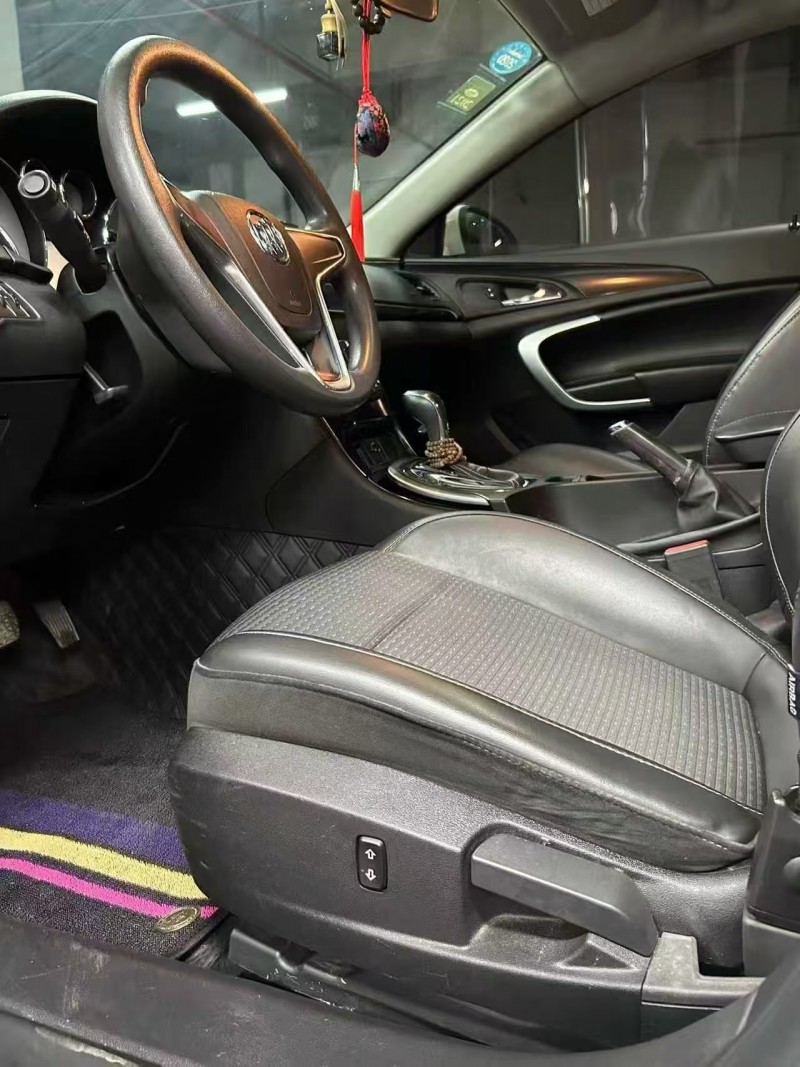 成都17年别克君威7