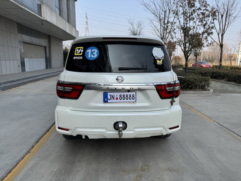 济宁20年日产途乐8