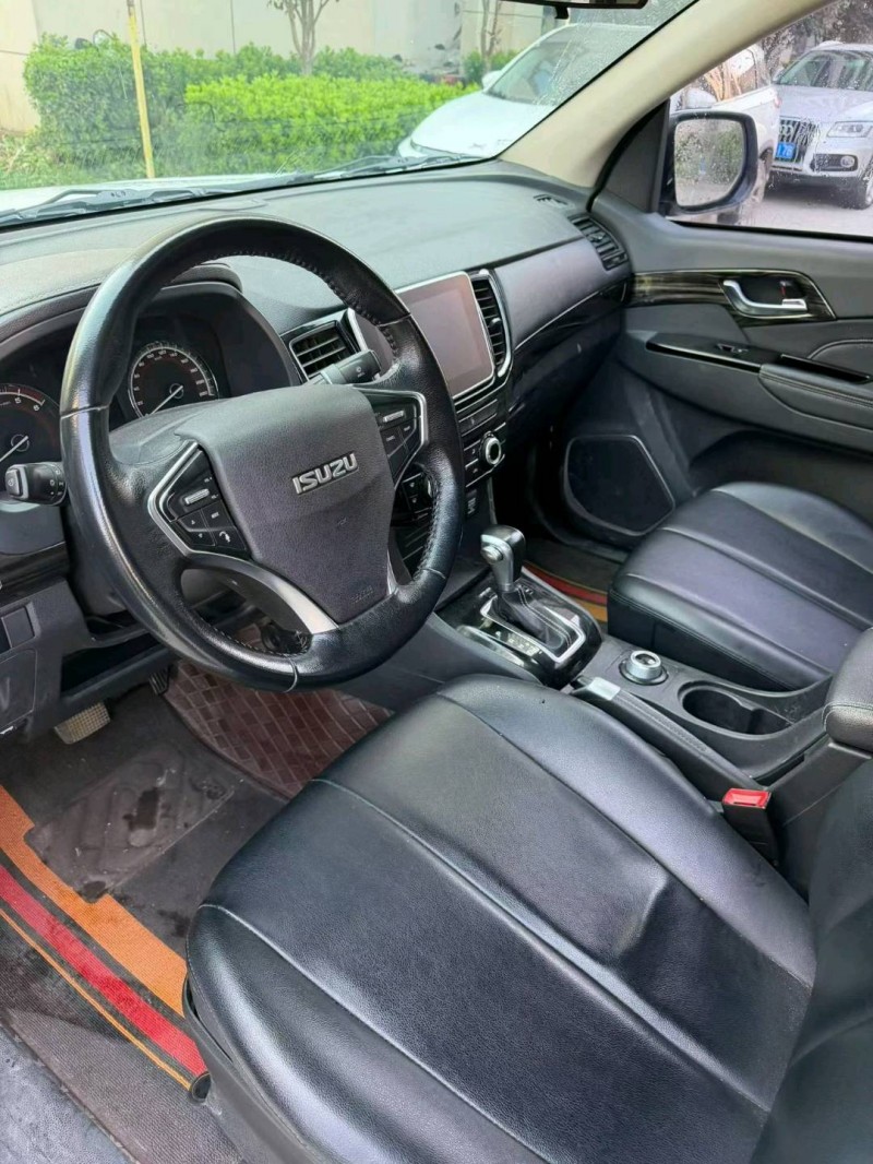 襄阳23年五十铃D-MAX6