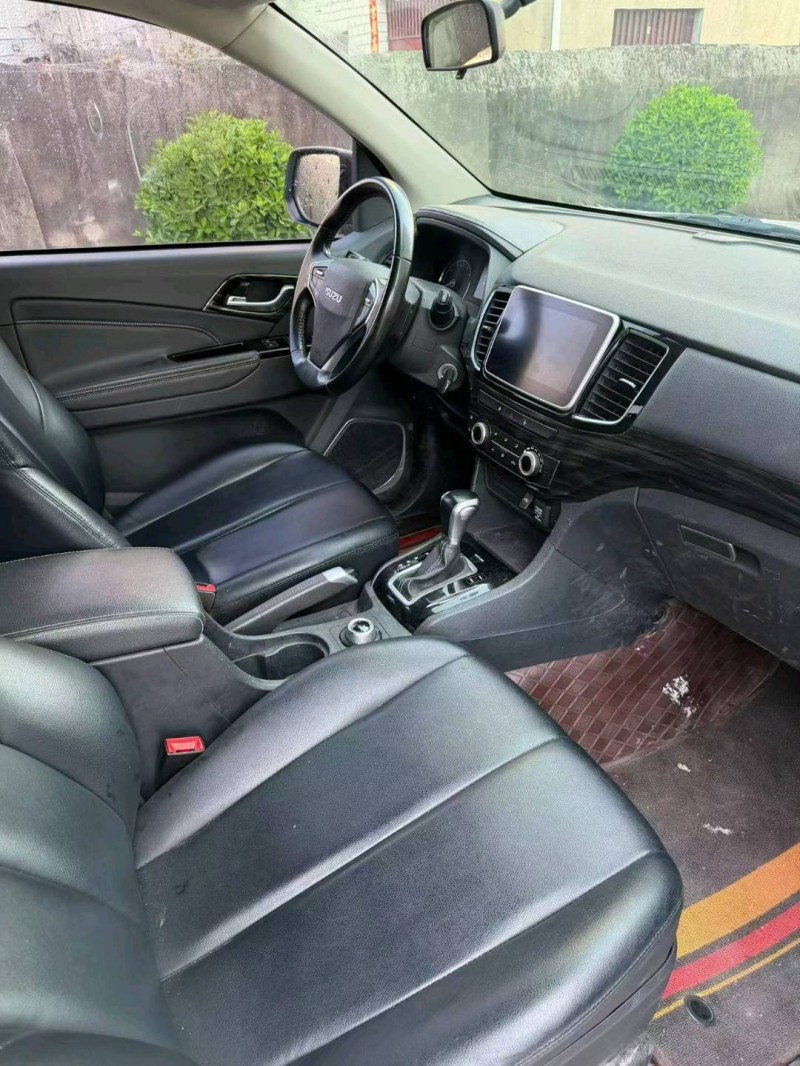 襄阳23年五十铃D-MAX9