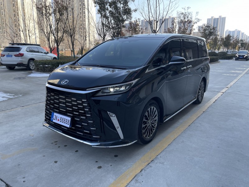 济宁24年雷克萨斯LM300H2