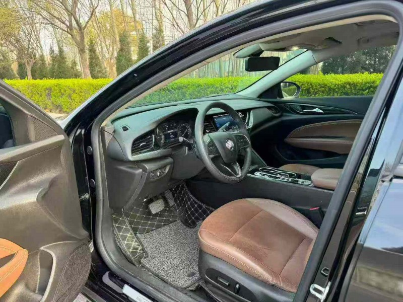 滨州22年别克君威5