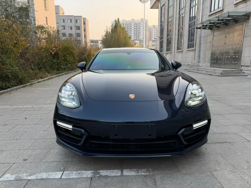 唐山23年保时捷帕拉梅拉1