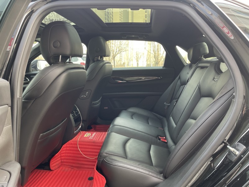 济宁19年凯迪拉克CT66