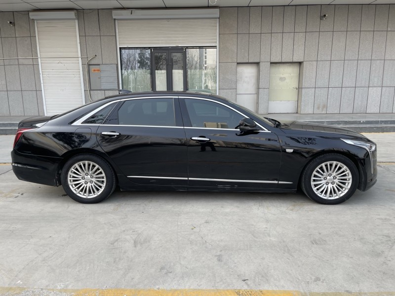 济宁19年凯迪拉克CT68