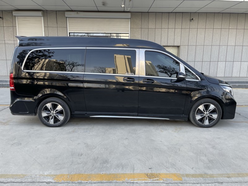 济宁22年奔驰晓奥9