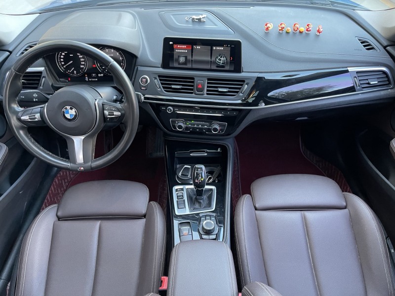 济宁19年宝马1系8