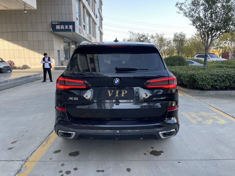济宁22年宝马X58