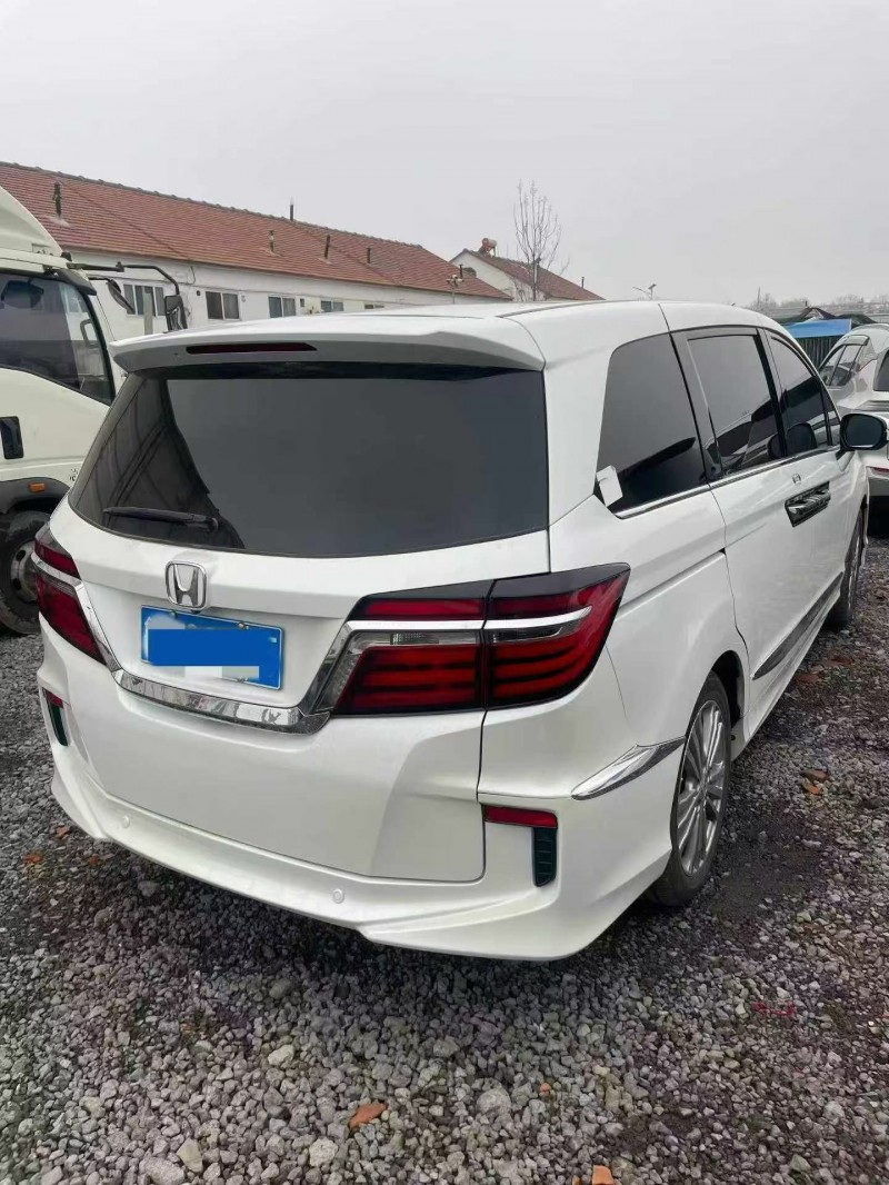 济宁17年本田艾力绅9