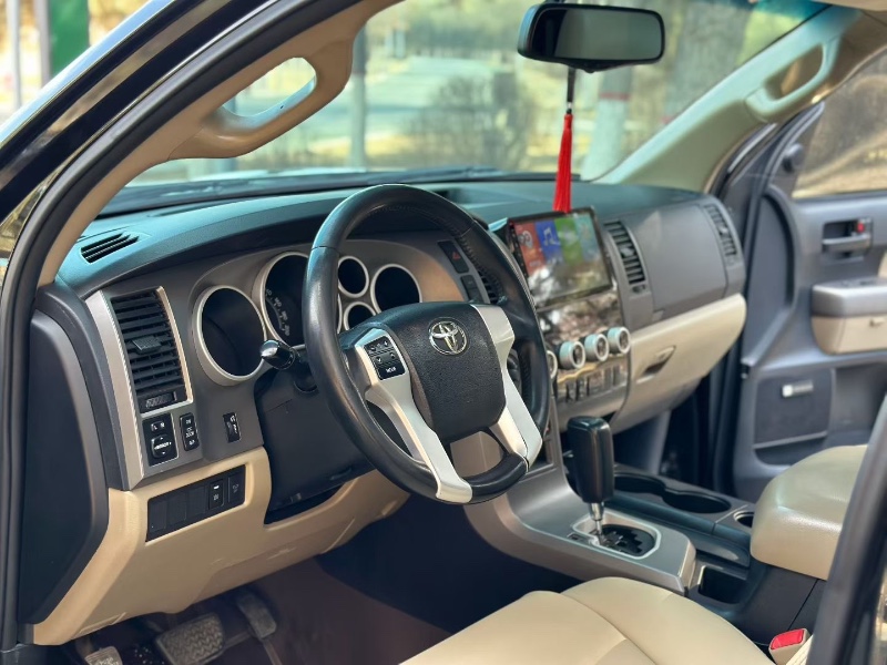 乌海15年丰田红杉6