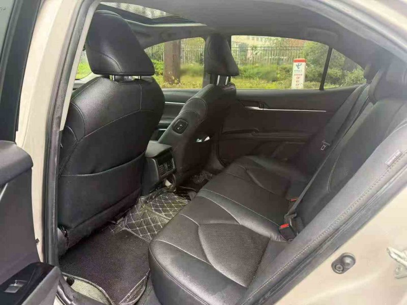 邵阳21年丰田凯美瑞4