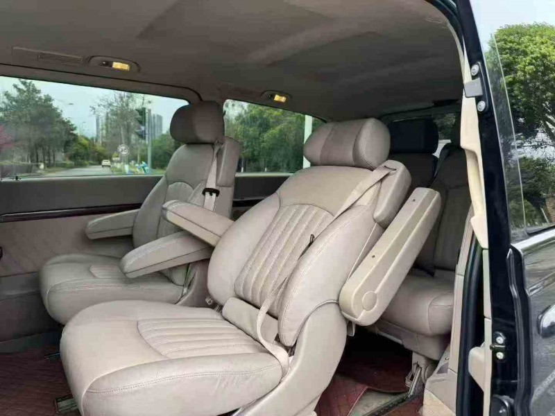 绵阳15年奔驰唯雅诺4