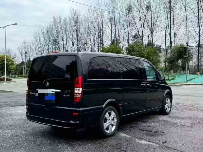 绵阳15年奔驰唯雅诺8