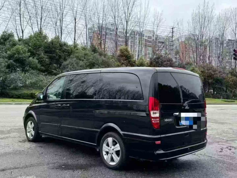 绵阳15年奔驰唯雅诺9