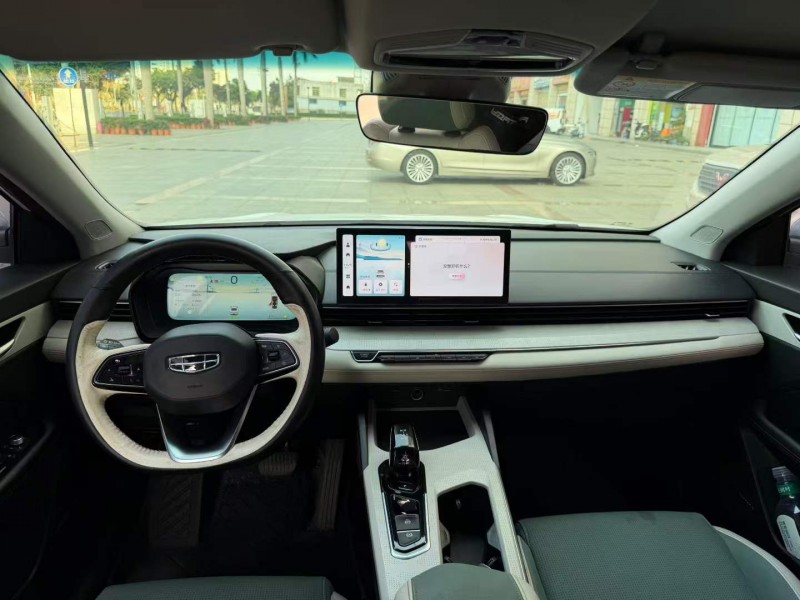 海口23年吉利帝豪5