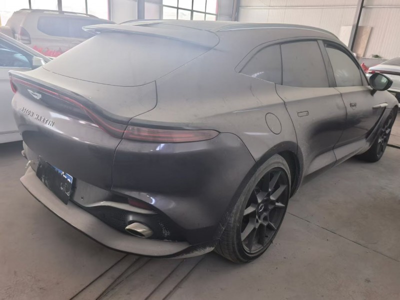 聊城21年阿斯顿·马丁DBX6