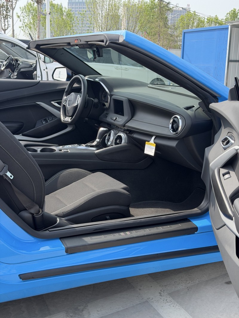 新乡26年雪佛兰科迈罗8