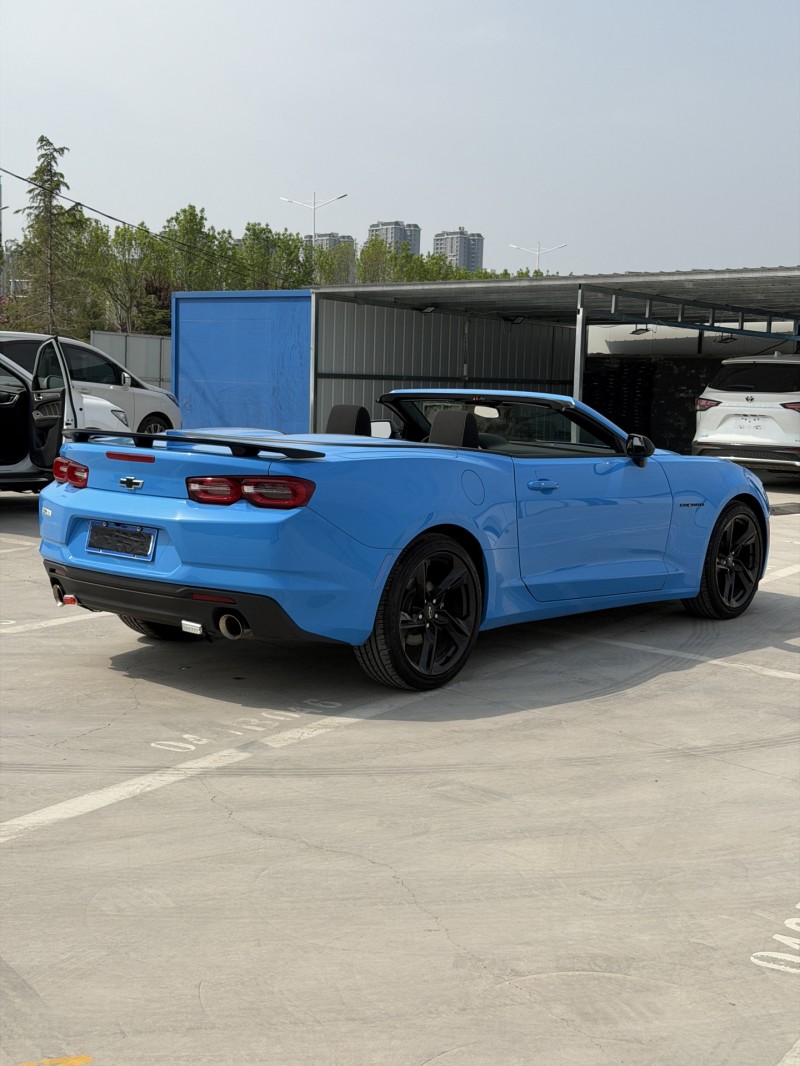 新乡26年雪佛兰科迈罗9