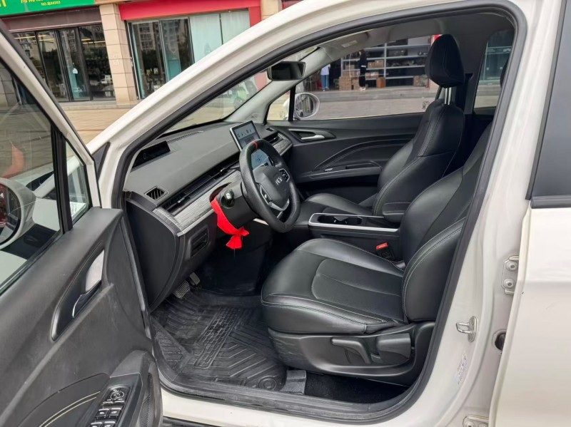 海口24年哪吒AYA4