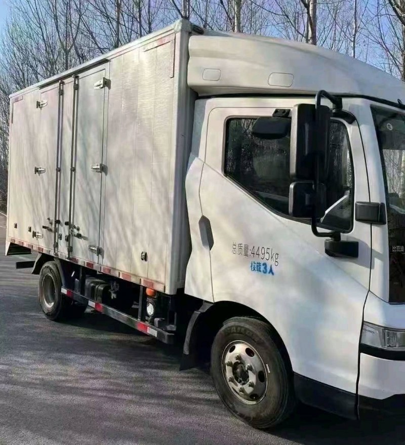 青岛25年比亚迪T52