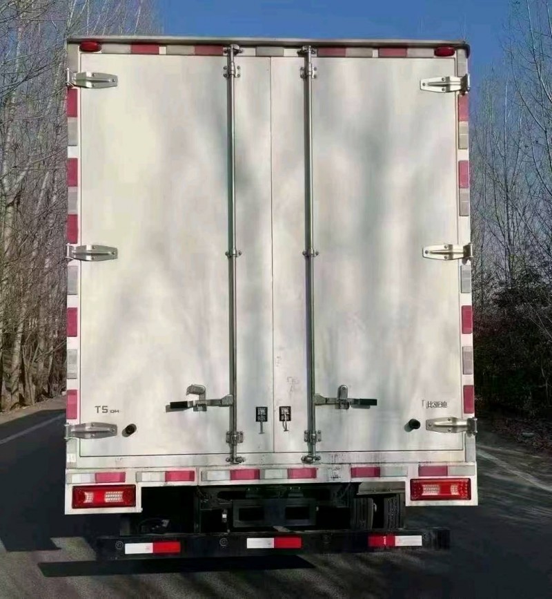 青岛25年比亚迪T55