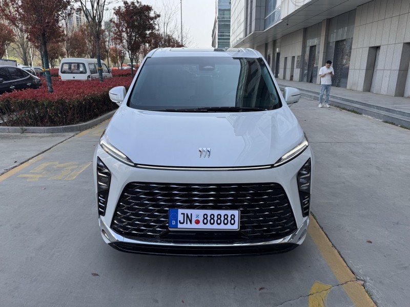 济宁25年别克GL81