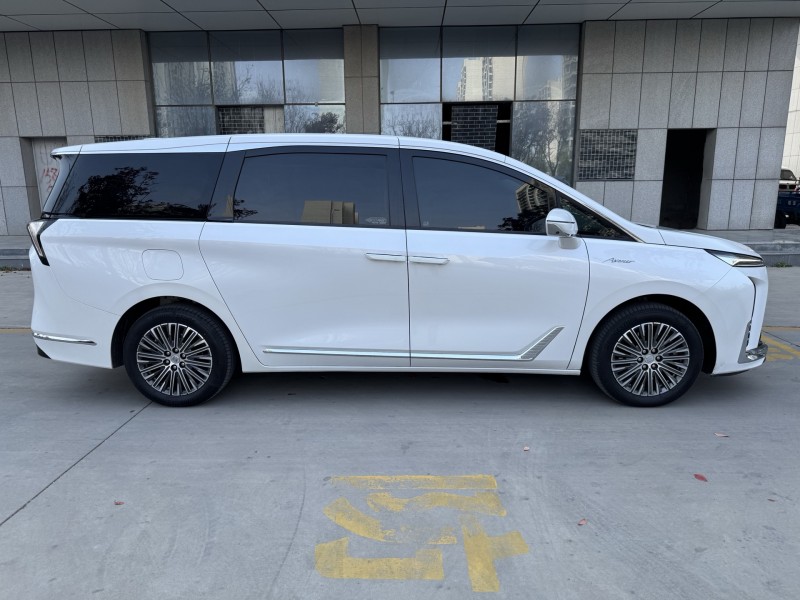 济宁25年别克GL84