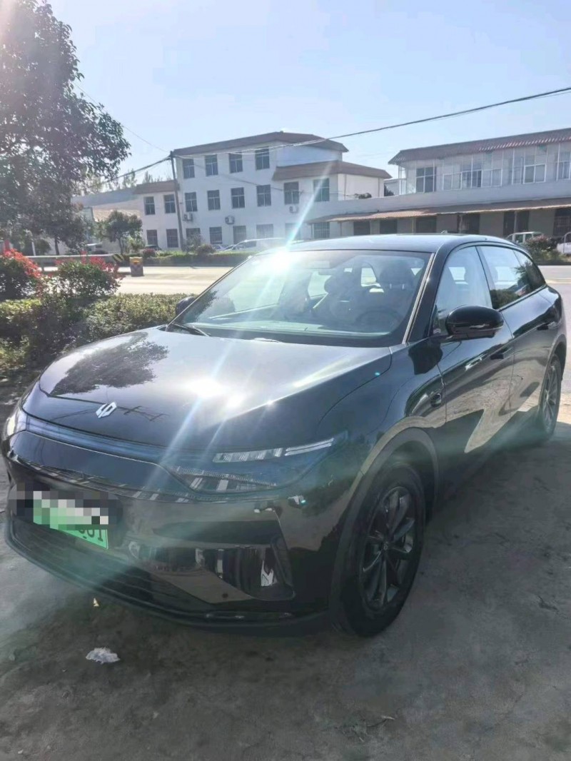 临沂25年零跑汽车C113