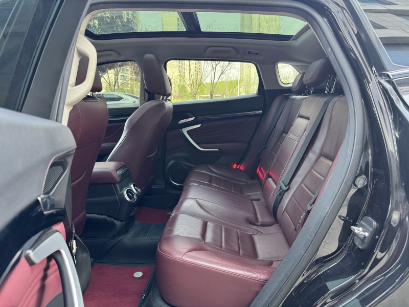 济宁17年长城汽车魏牌7