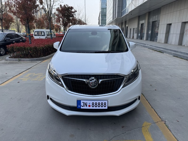 济宁17年别克GL81